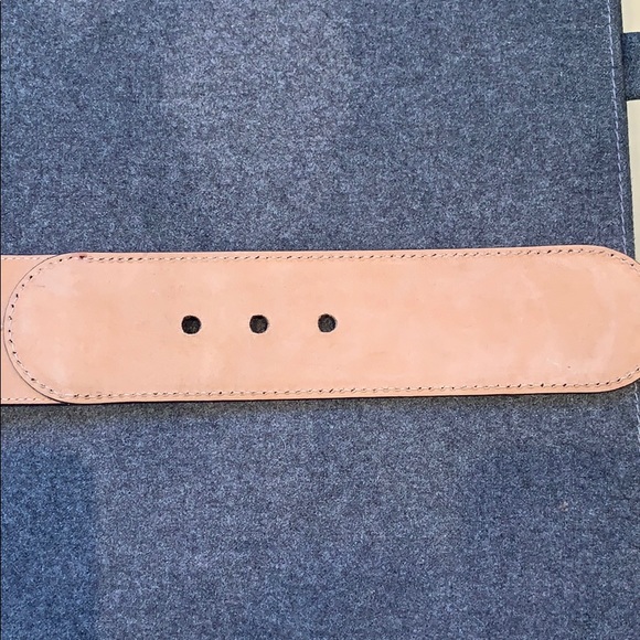 100% Gucci belt leather gold hardware size 32” - Picture 6 of 8